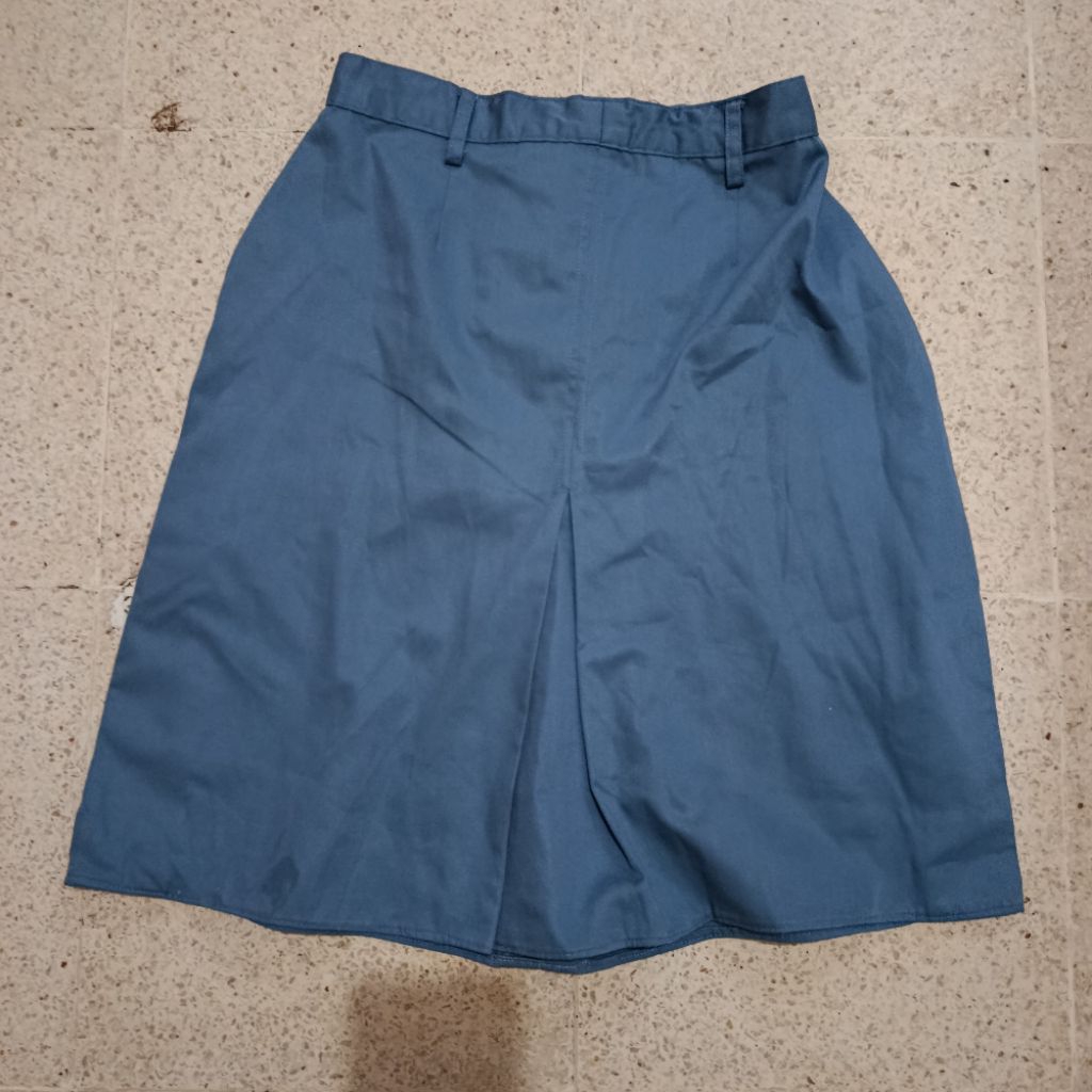 preloved rok span abu pendek sma smk /fes198