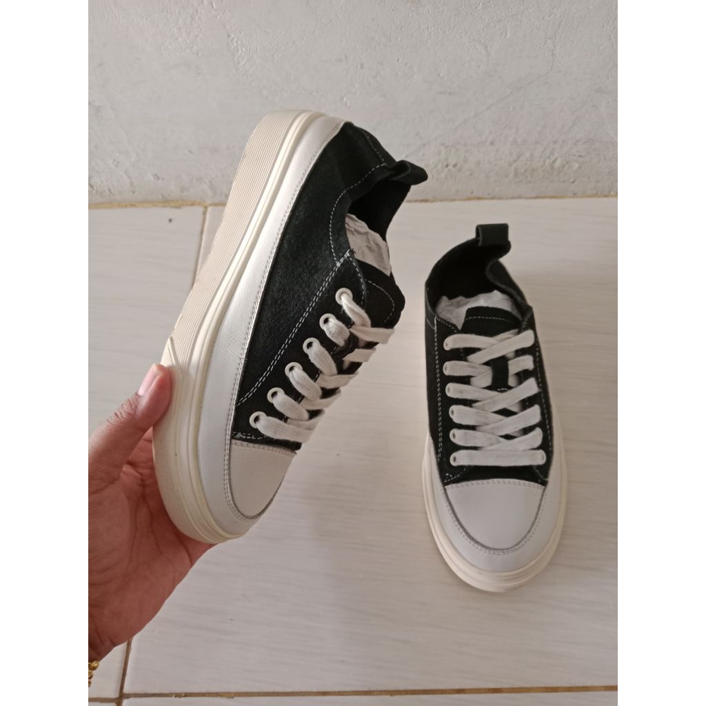 Sepatu second import