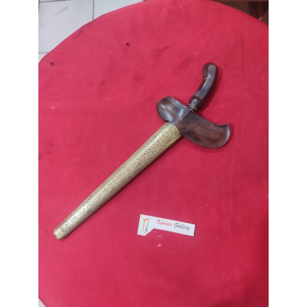 keris patrem  Carubuk Tua pamor banyu mili