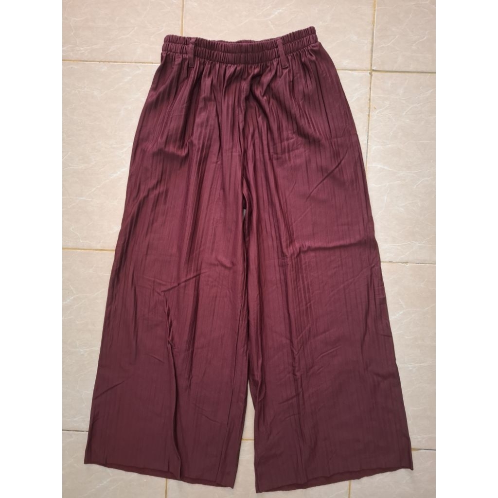 Preloved Celana Panjang Kulot Plisket Polos Merah Maroon