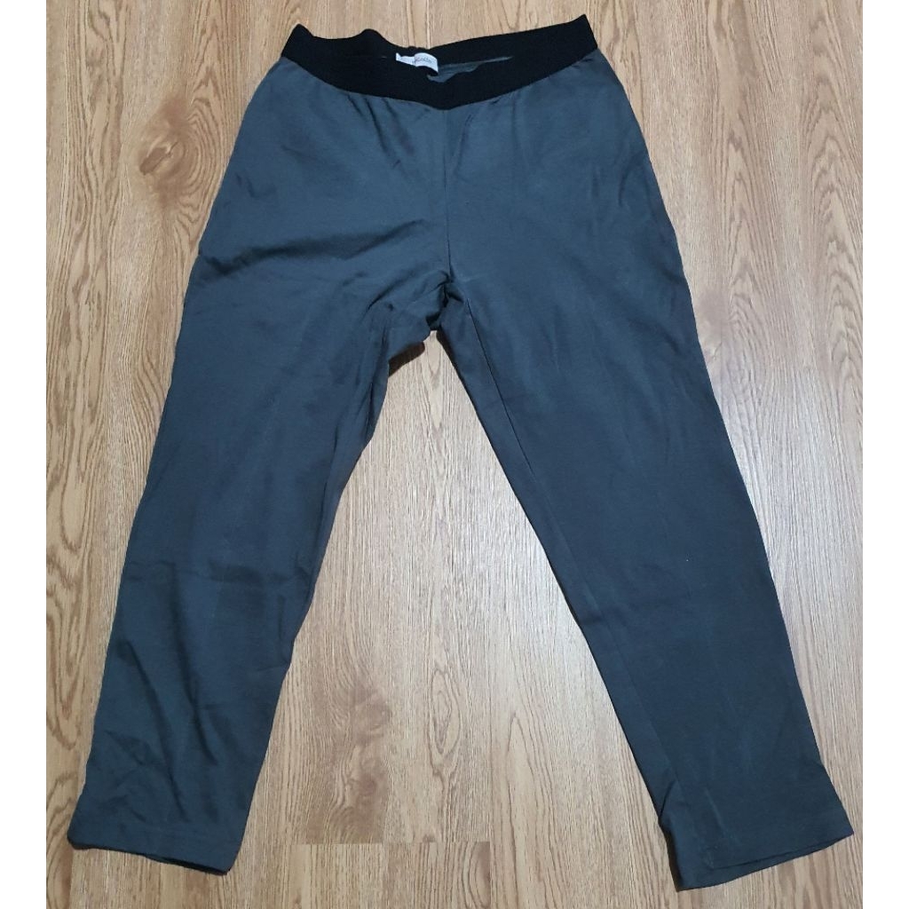 Preloved Celana Hellolilo