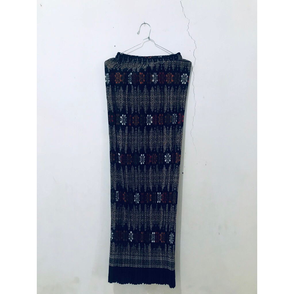 PL ROK KEBAYA HITAM MOTIF