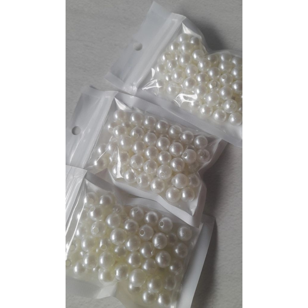 Manik-Manik Mutiara Besar Putih