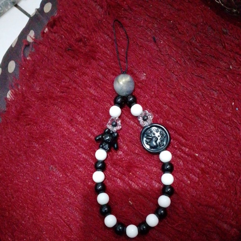 Strap Hp hitam putih