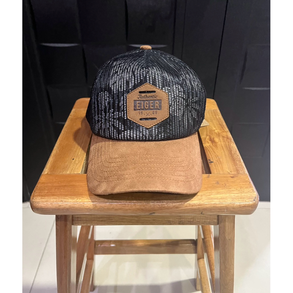 topi eiger trucker BNWT