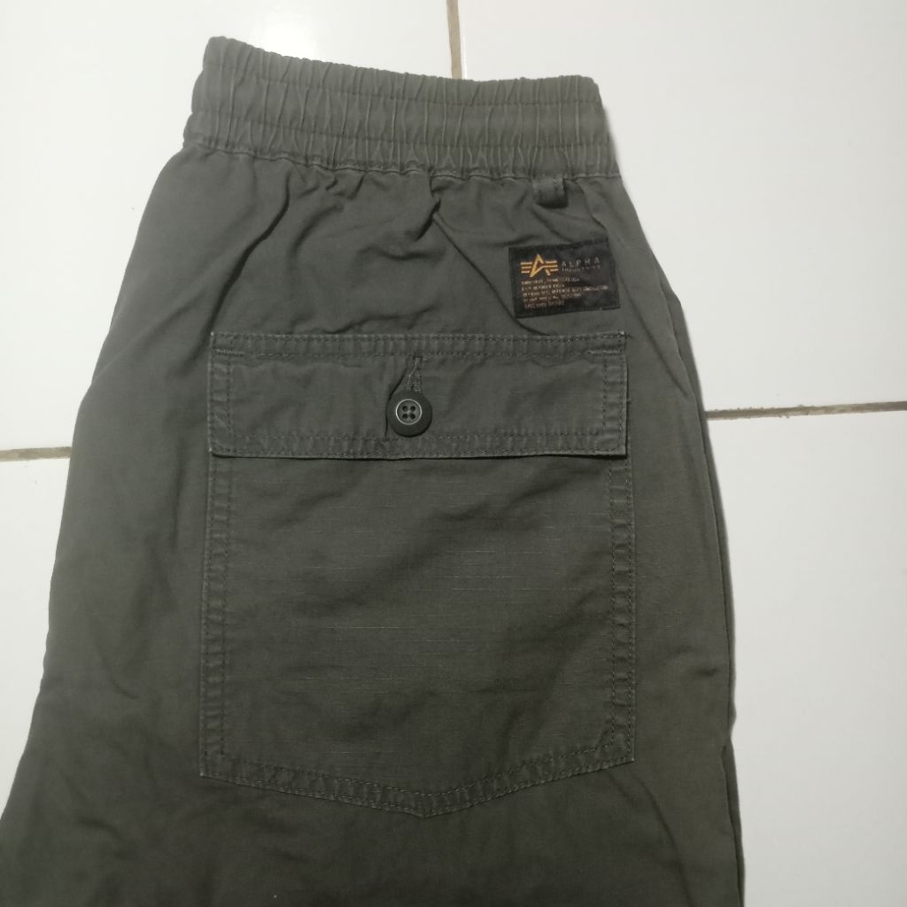 CELANA FATIGUE ALPHA INDUSTRIES