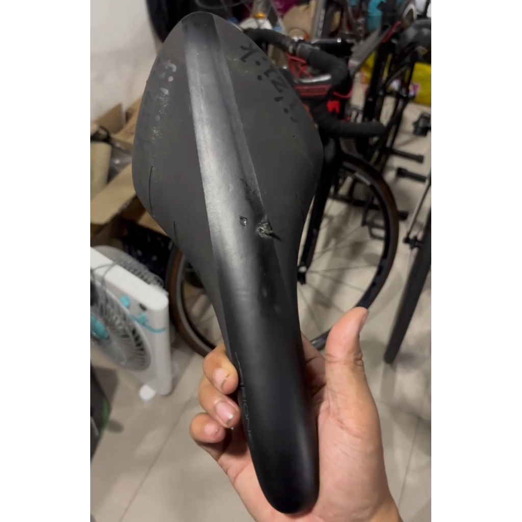 Sadel Fizik Arione Carbon Rail