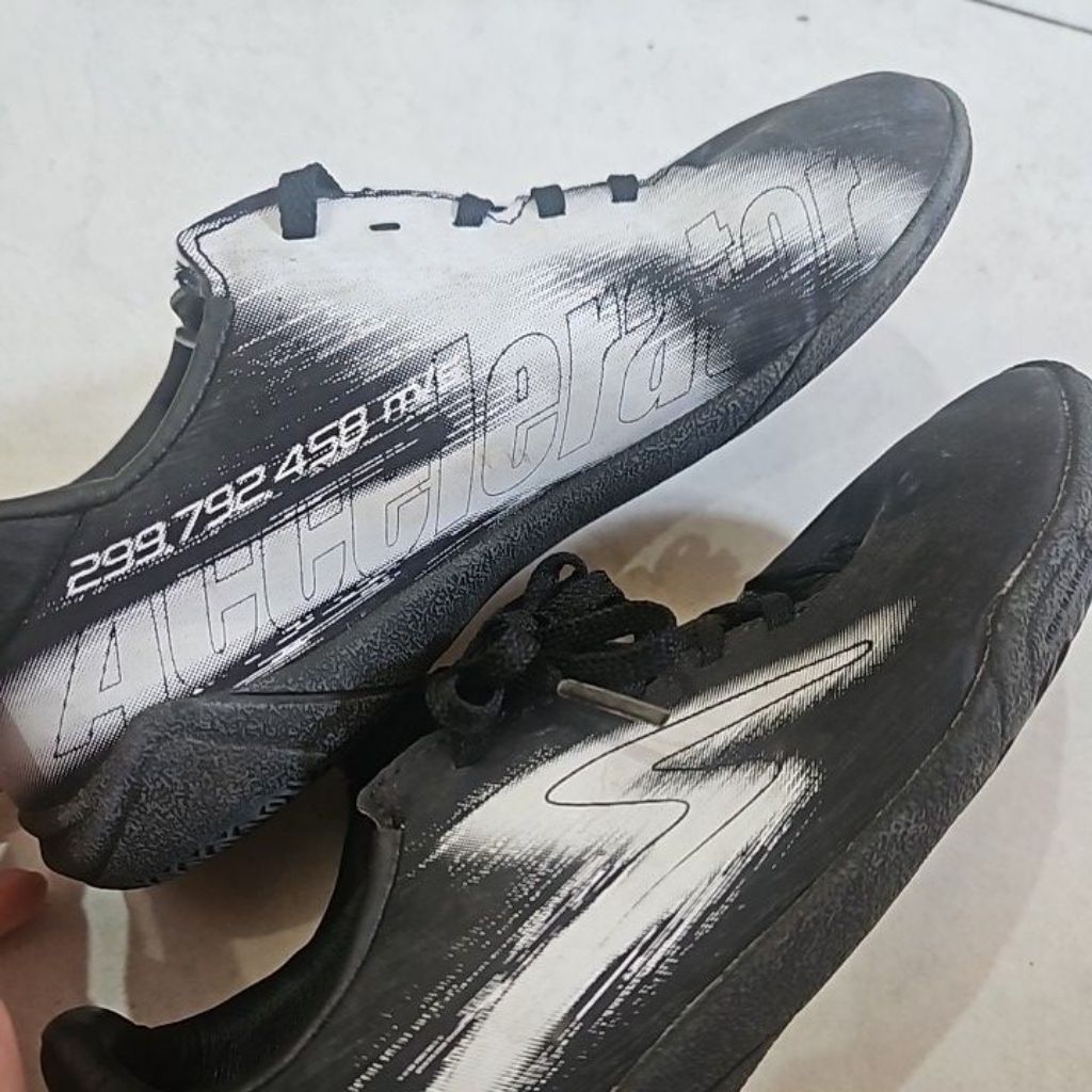 PRELOVED Sepatu futsal anak merek specs