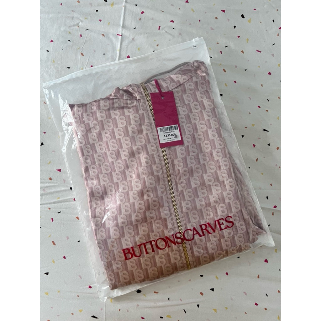 [BNIB] Leena Monogram Parka ButtonScarves - Mocha Size M/L