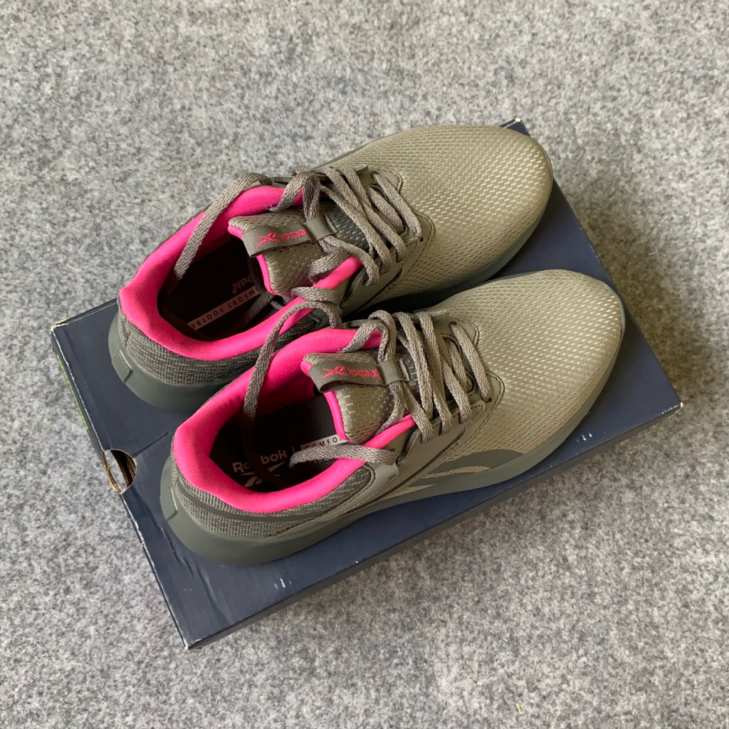 Preloved Sepatu/ Preloved Sepatu Adidas/ Preloved Sepatu Branded/ Preloved Murah/ Sepatu Adidas/ Sep