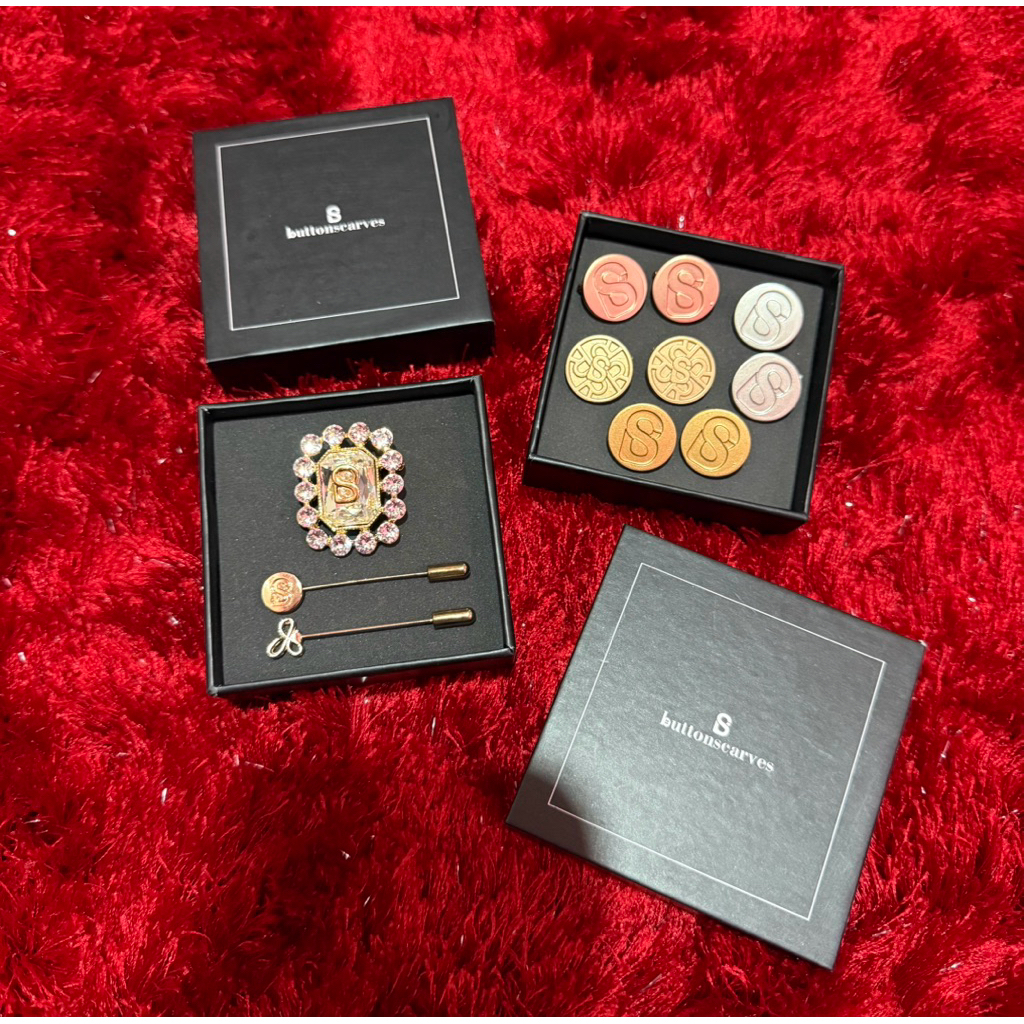 pin Buttonscarves