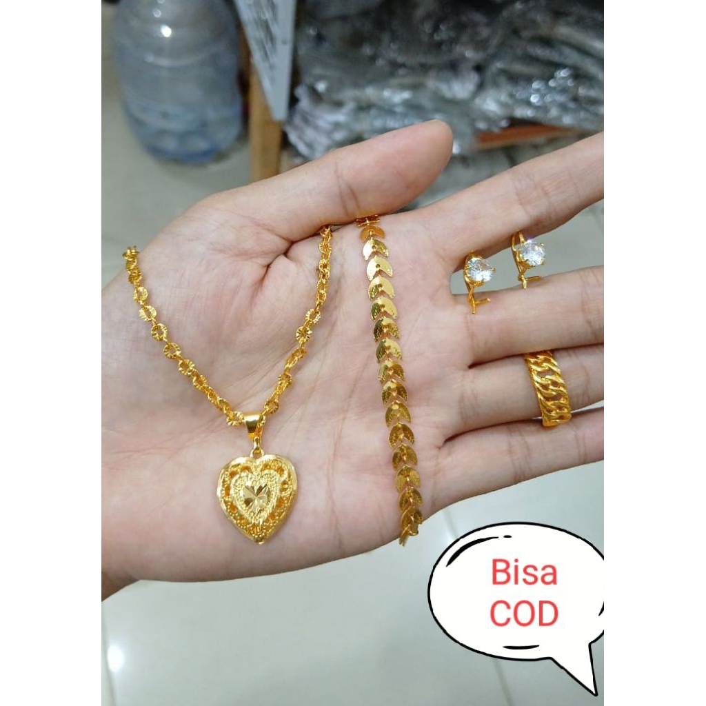 set perhiasan kalung gelang cincin anting dewasa titanium anti karat dan tidak luntur