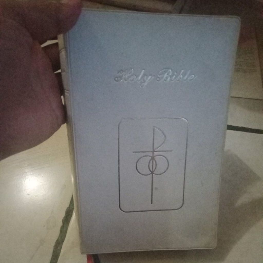 buku holy Bible