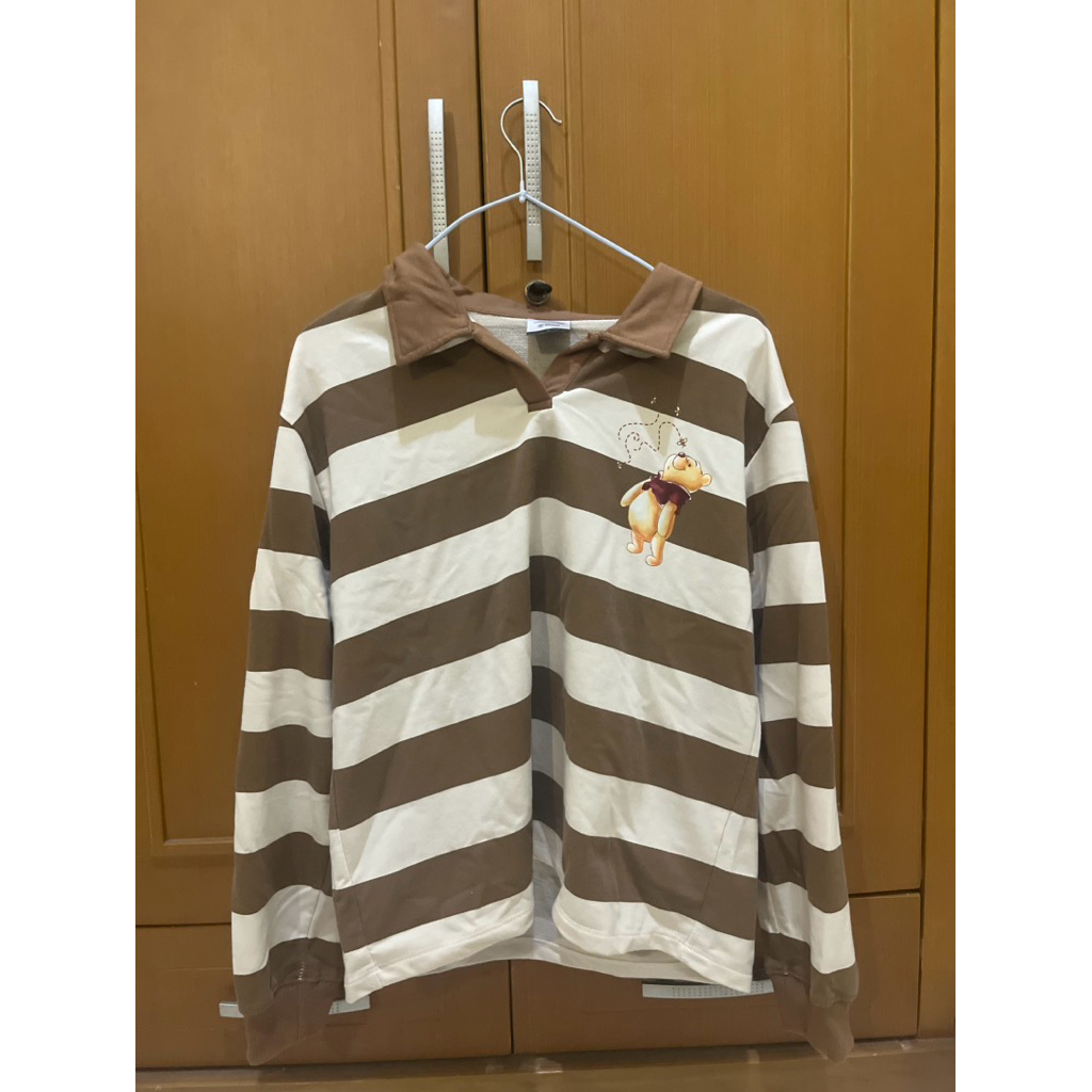 Preloved nevada disney sweater