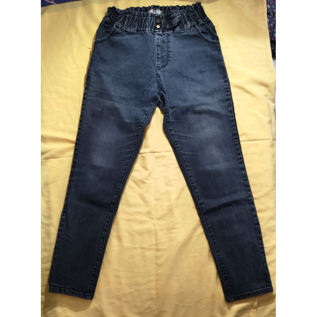 Celana Panjang Jeans Denim Levis Pinggang Karet Hitam Wanita