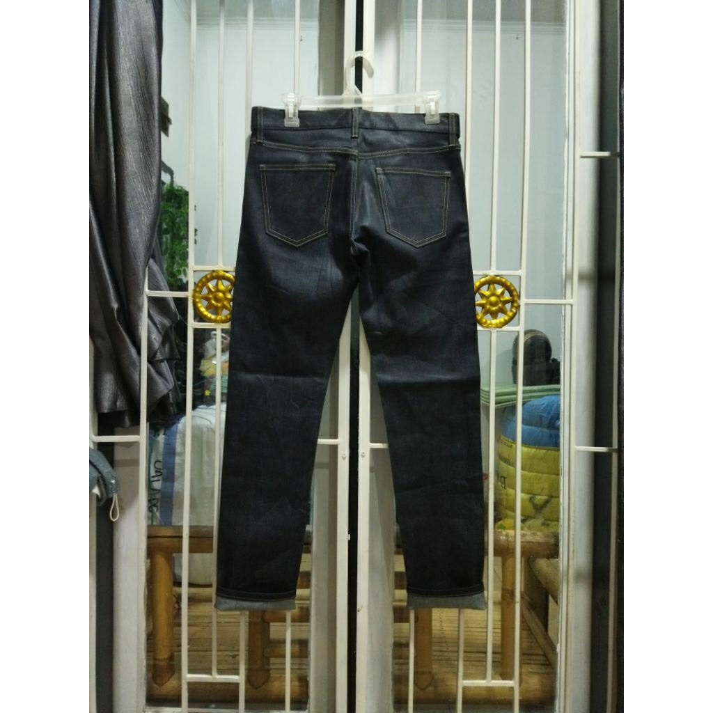 celana selvedge jeans Uniqlo pria 30