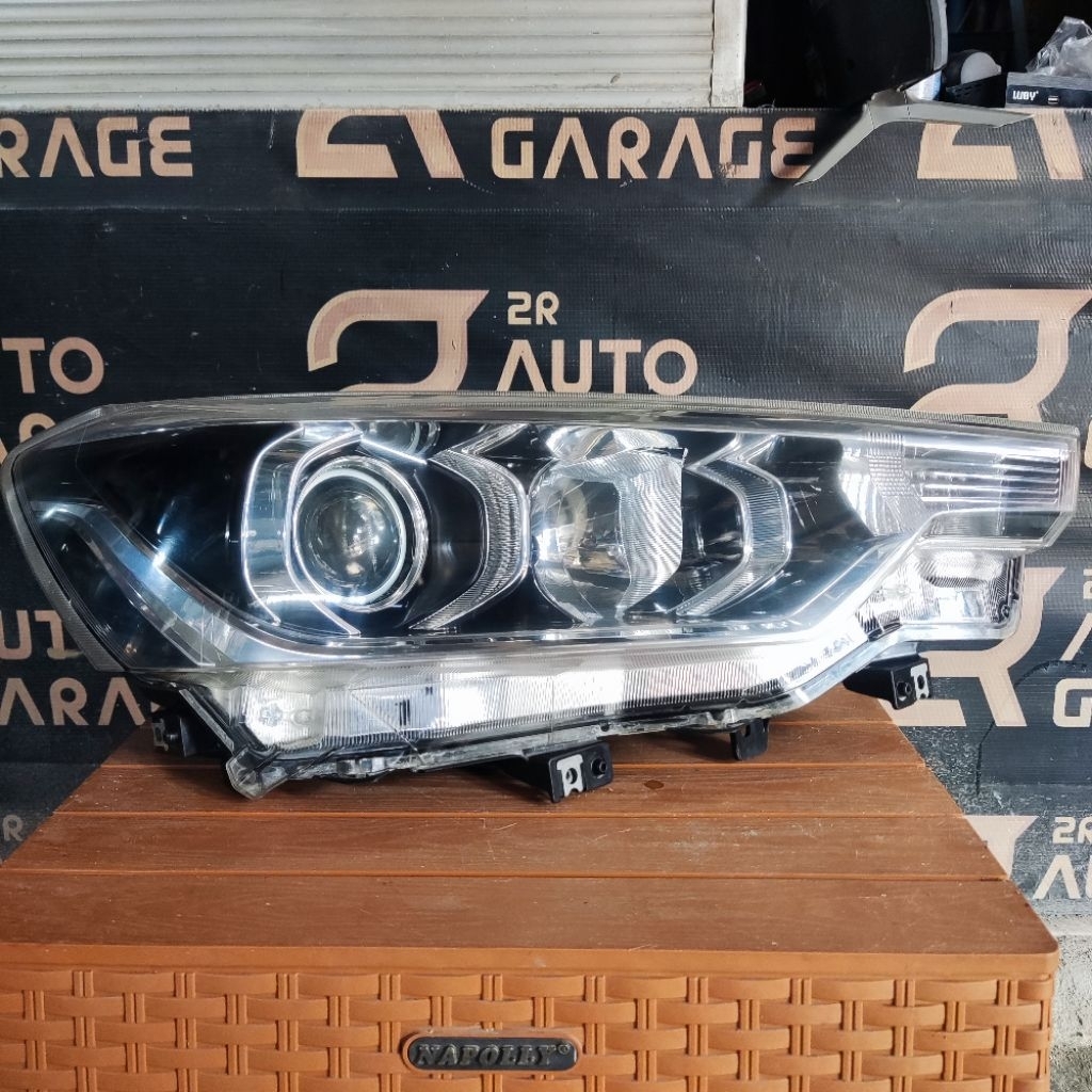 Headlamp lampu depan ertiga 2018 2019 2020 ORI