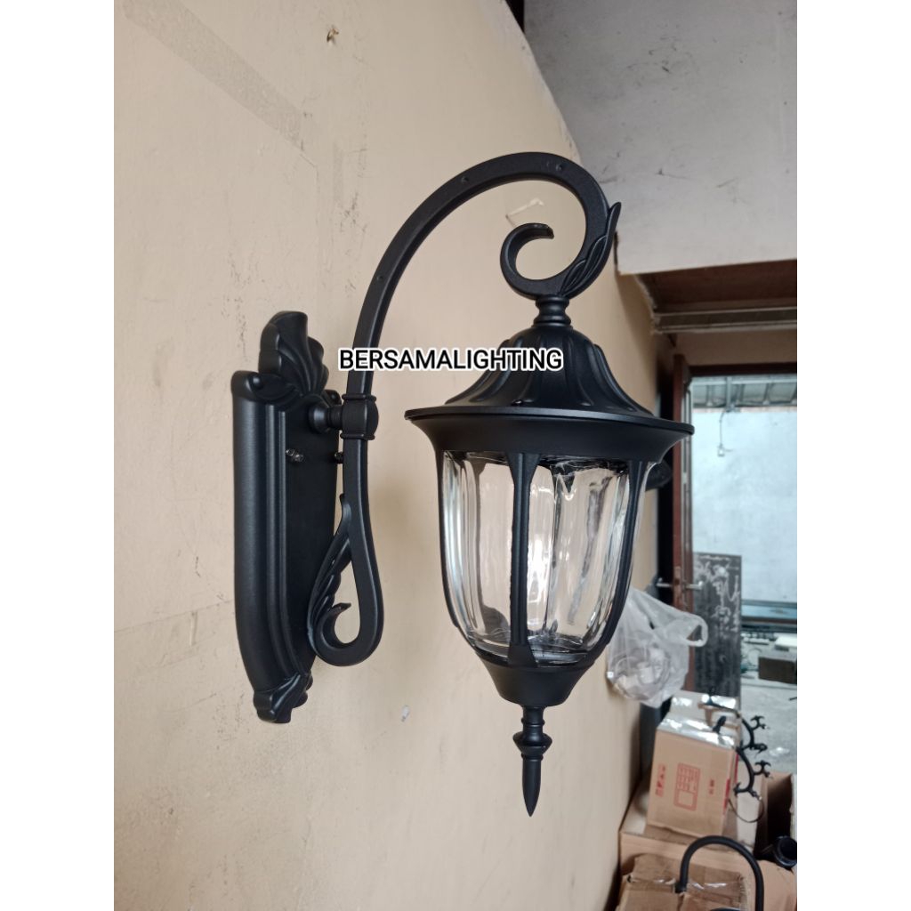 Lampu Dinding Lampu Tahan Air Hujan