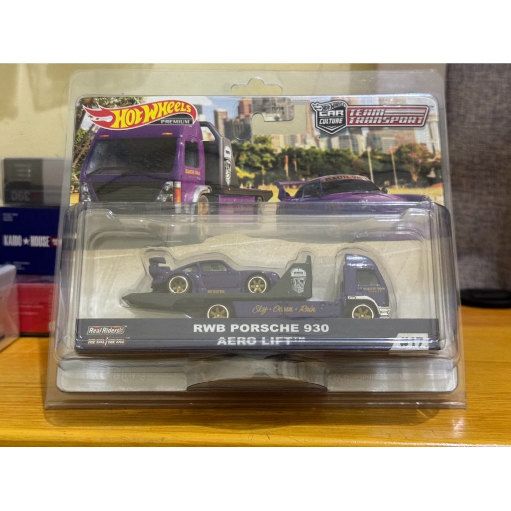 Hotwheel Team Transport RWB Porsche 930 Aero Lift (Free Protector)