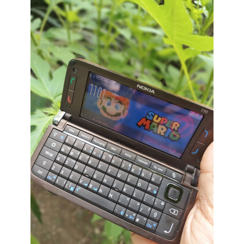 NOKIA E90