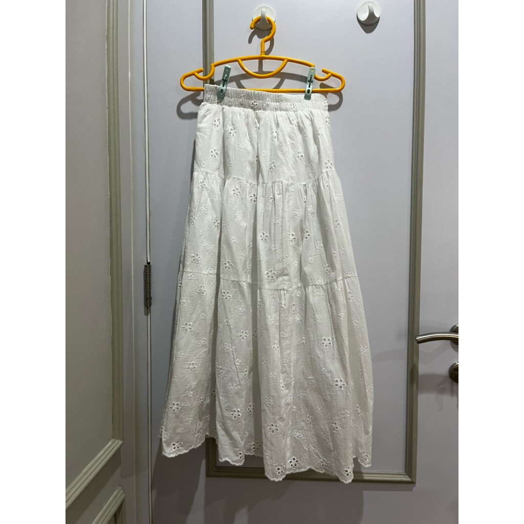 Preloved Rok wanita bordir white/putih