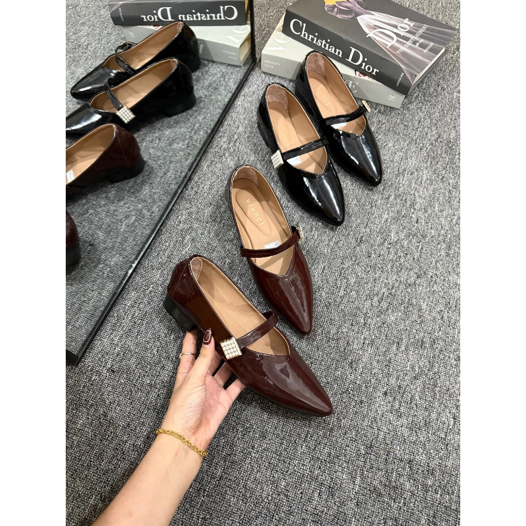 SANDAL WANITA SANDAL TEPLEK SANDAL PANSUS SANDAL HEELS SANDAL TALI SANDAL FLAT