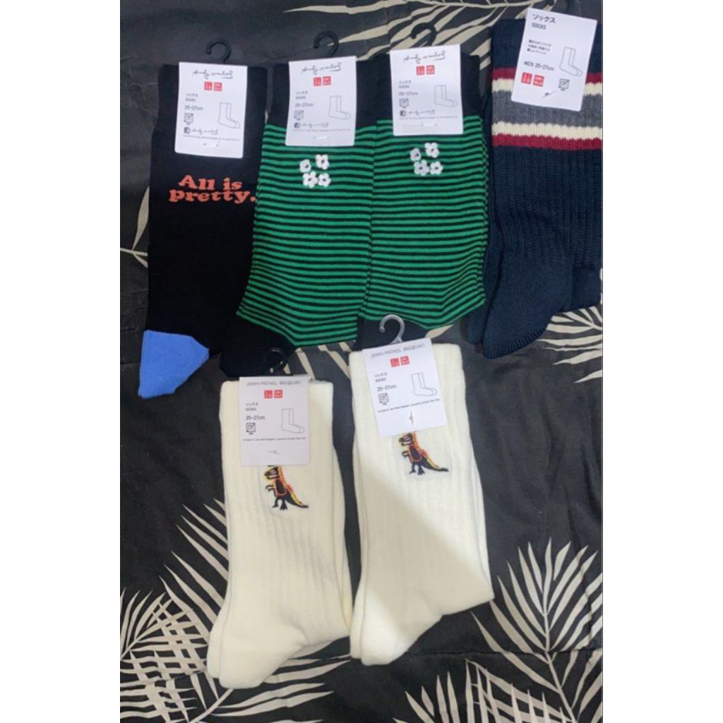 kaos kaki uniqlo