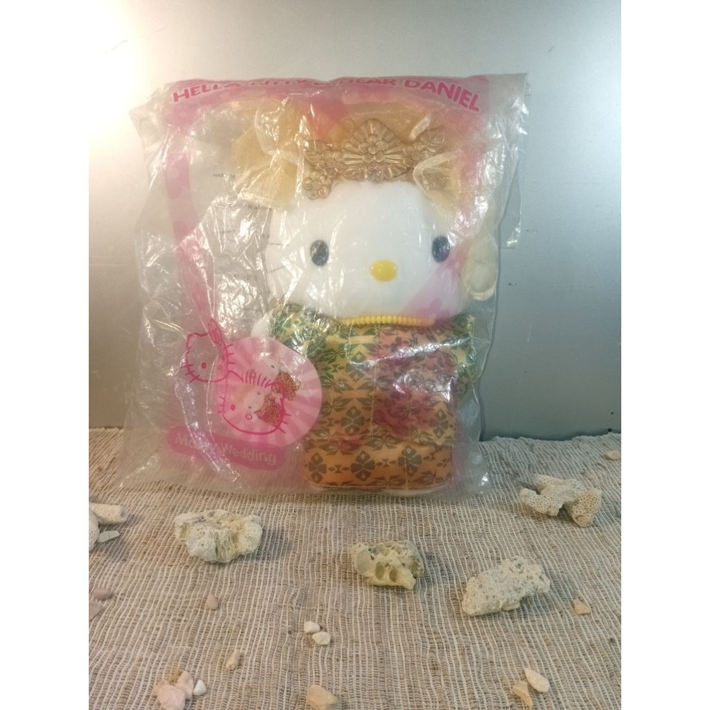 New | Hello Kitty MCD Hongkong Malay Wedding NWBn01