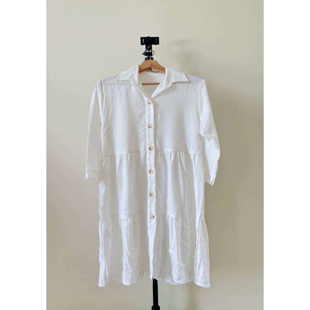 Kemeja Oversized Putih