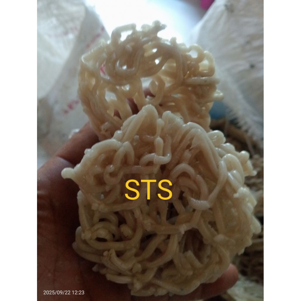 kerupuk ikan tengiri mentah . kerupuk mentah 35000/kg