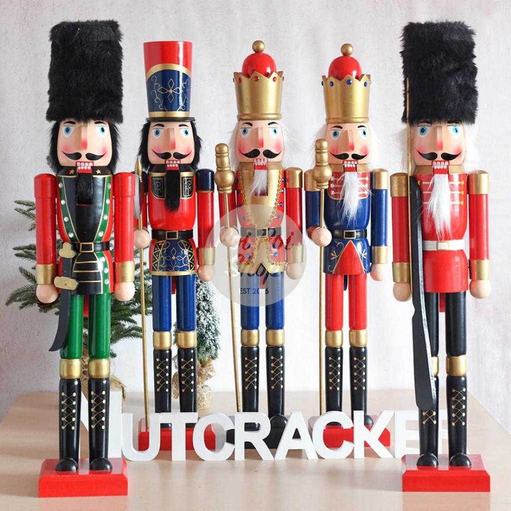 Patung Nutcracker Natal Jumbo 60cm Hiasan Natal Prajurit Kayu Dekorasi Ornamen Pajangan Hadiah Kado 