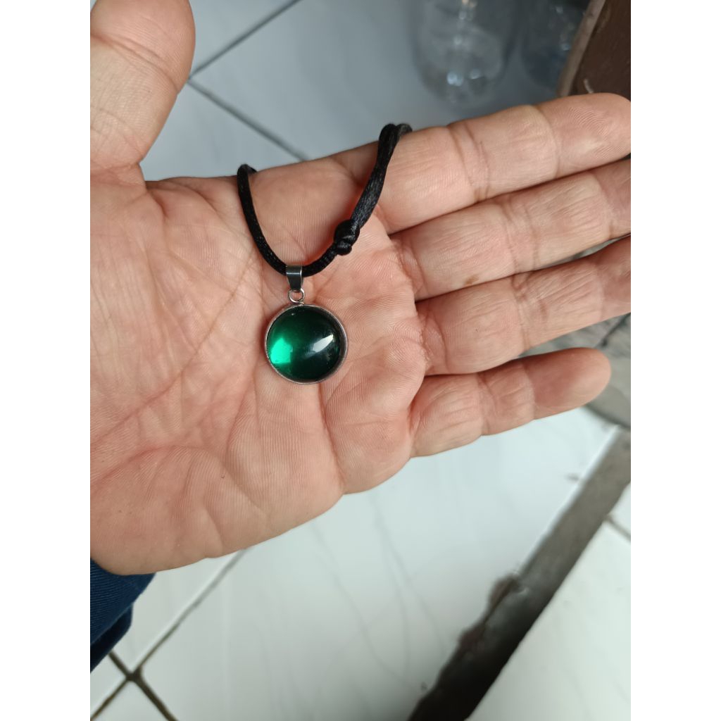 kalung liontin batu akik hijau suji 18 mm