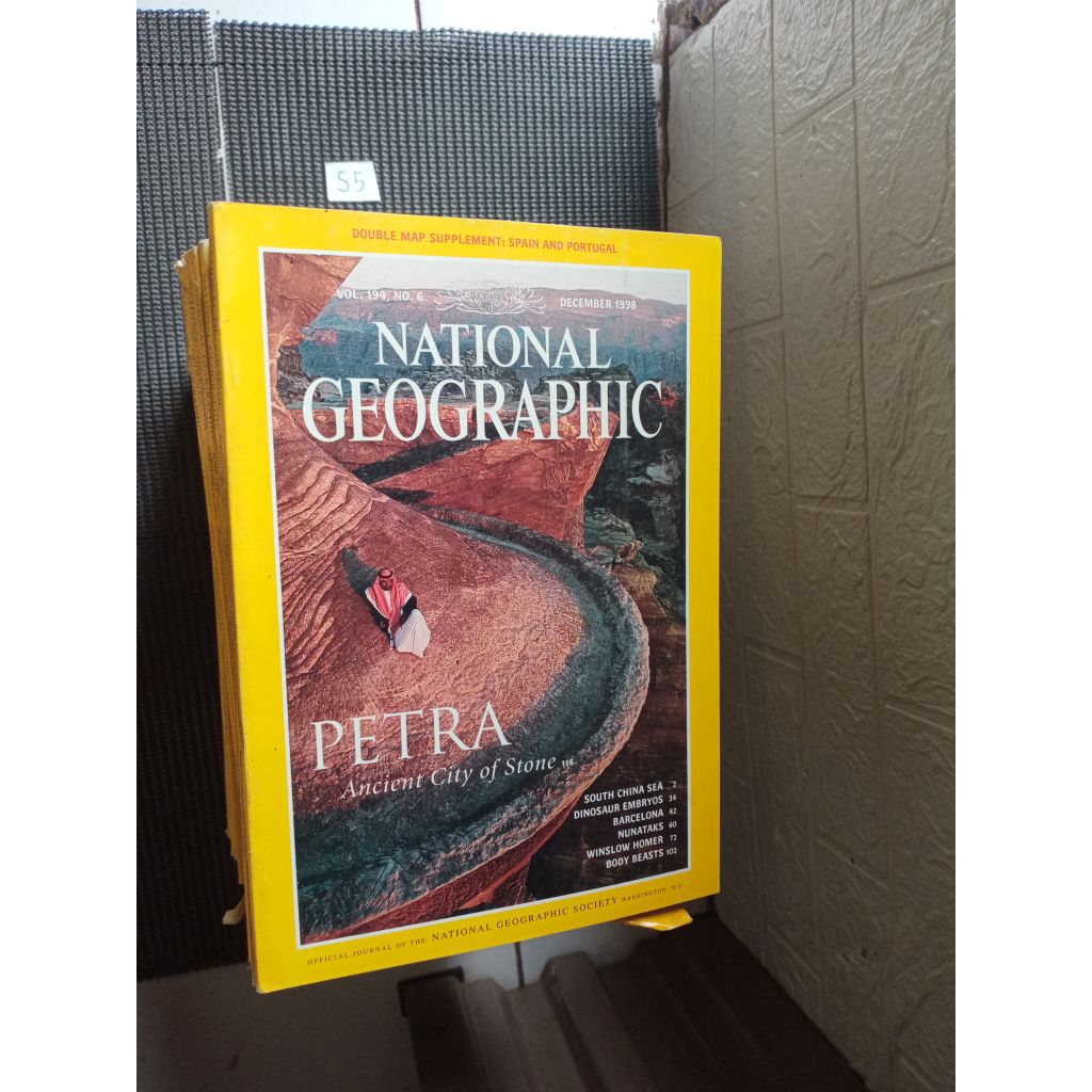 MAJALAH NATIONAL GEOGRAPHIC