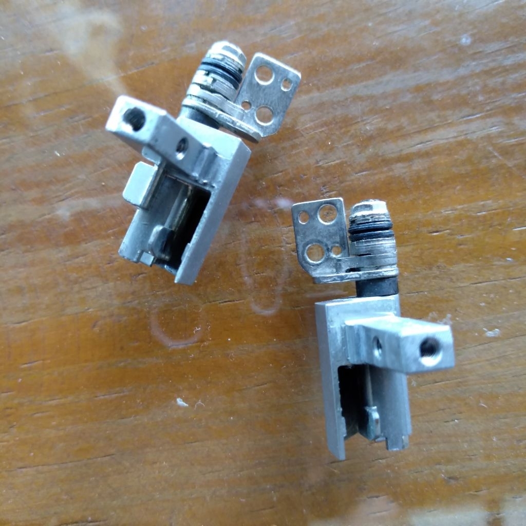 engsel laptop dell latitude e4310