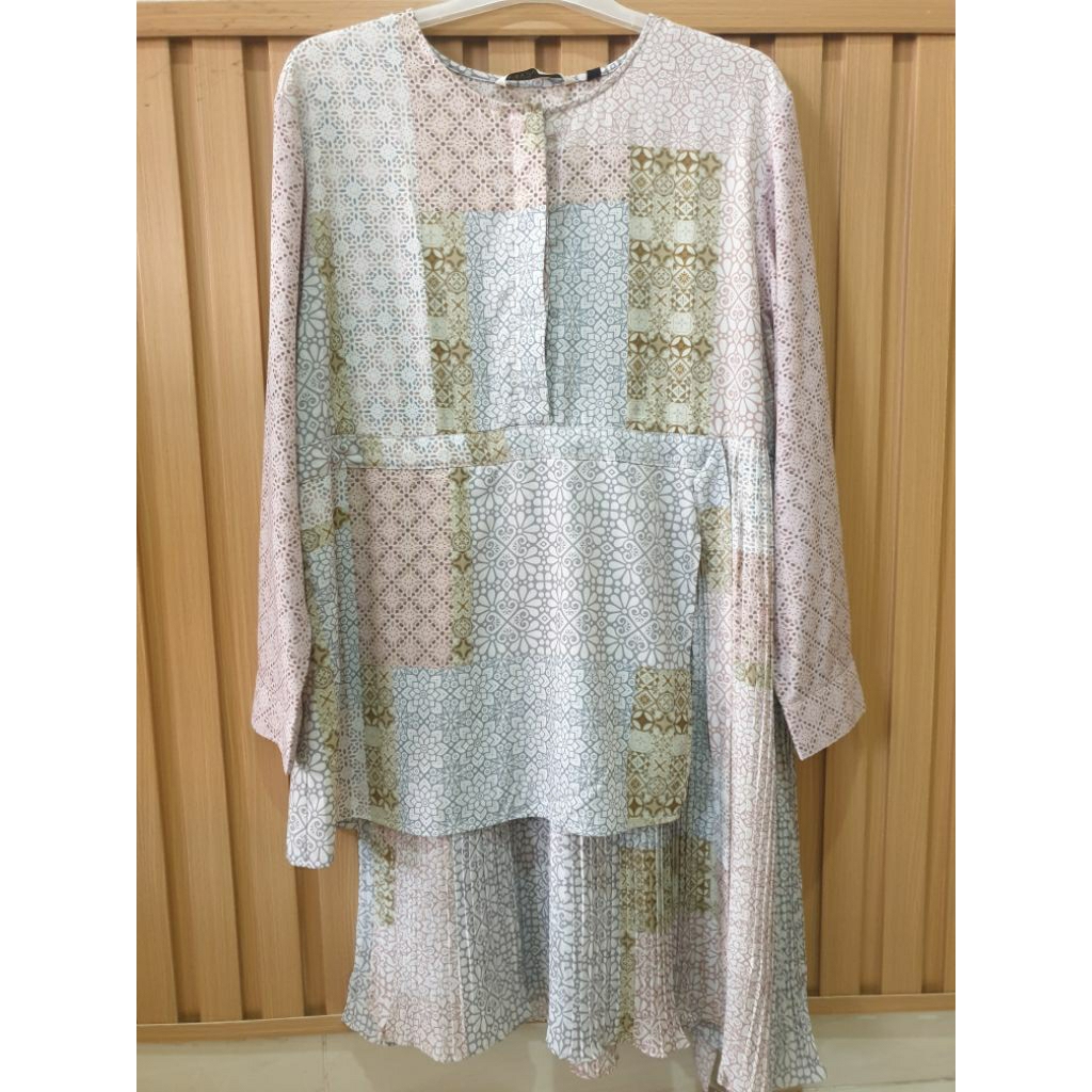 Preloved Tunik Heaven Lights Kenitra Tunik Pleats