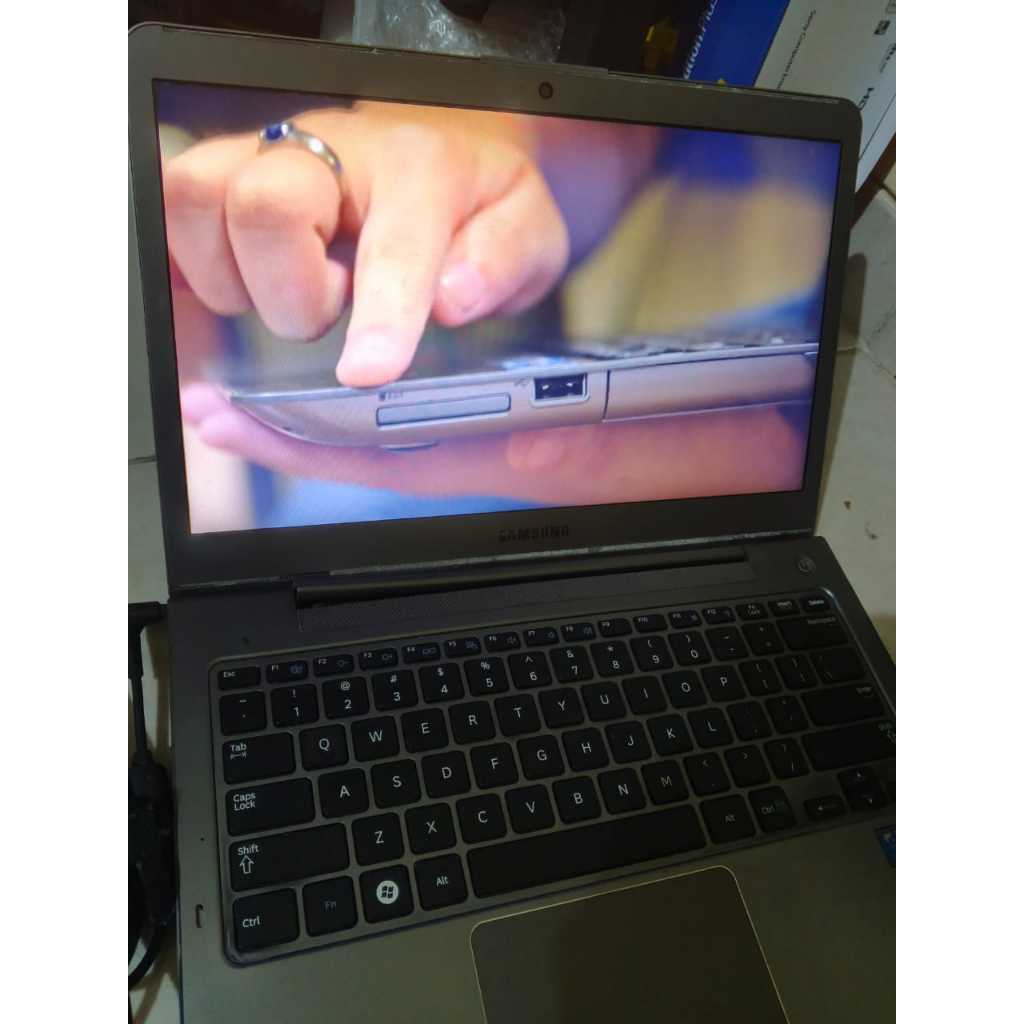 Laptop Samsung Series 5 NP535U3X second