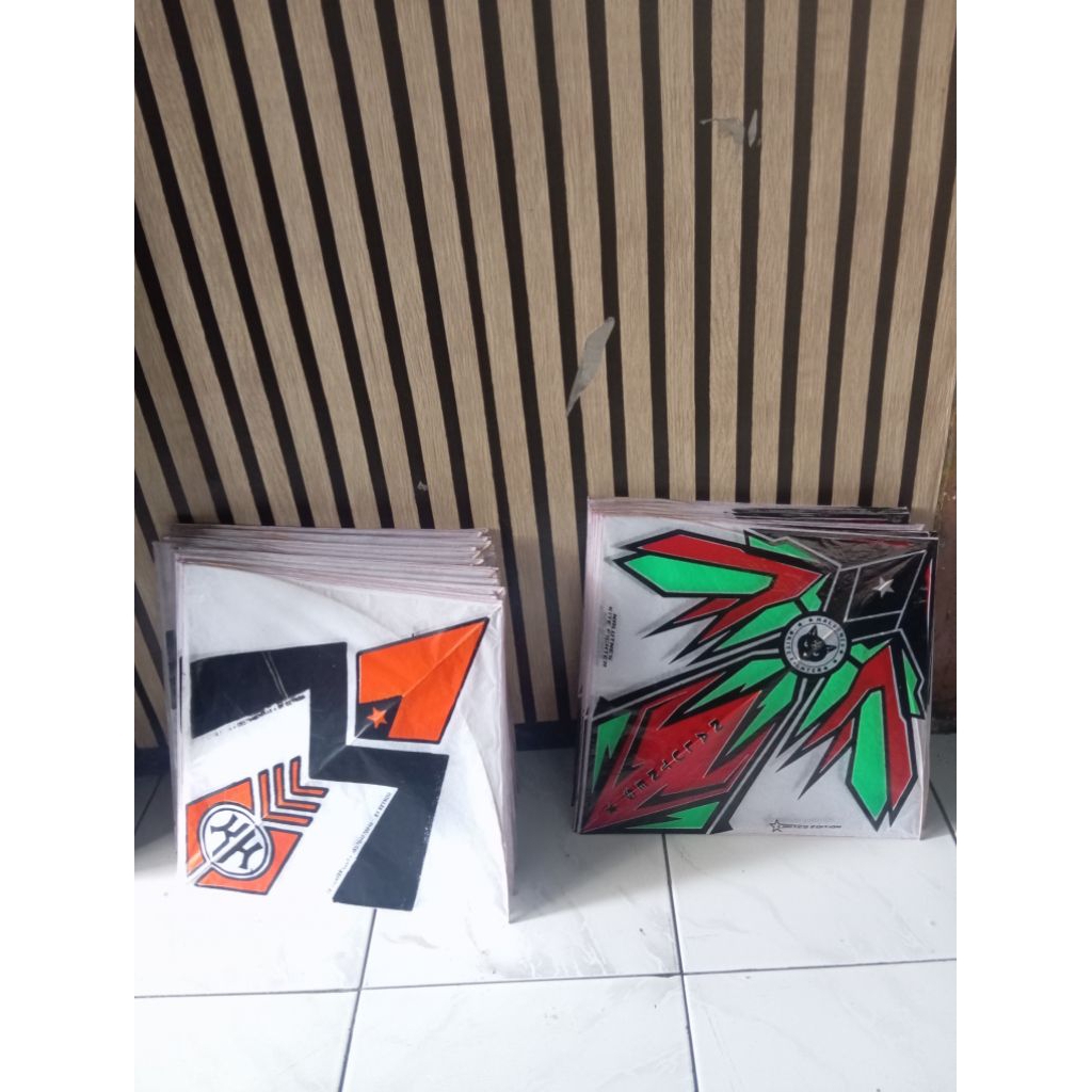 LAYANGAN SUKHOI 3 WARNA