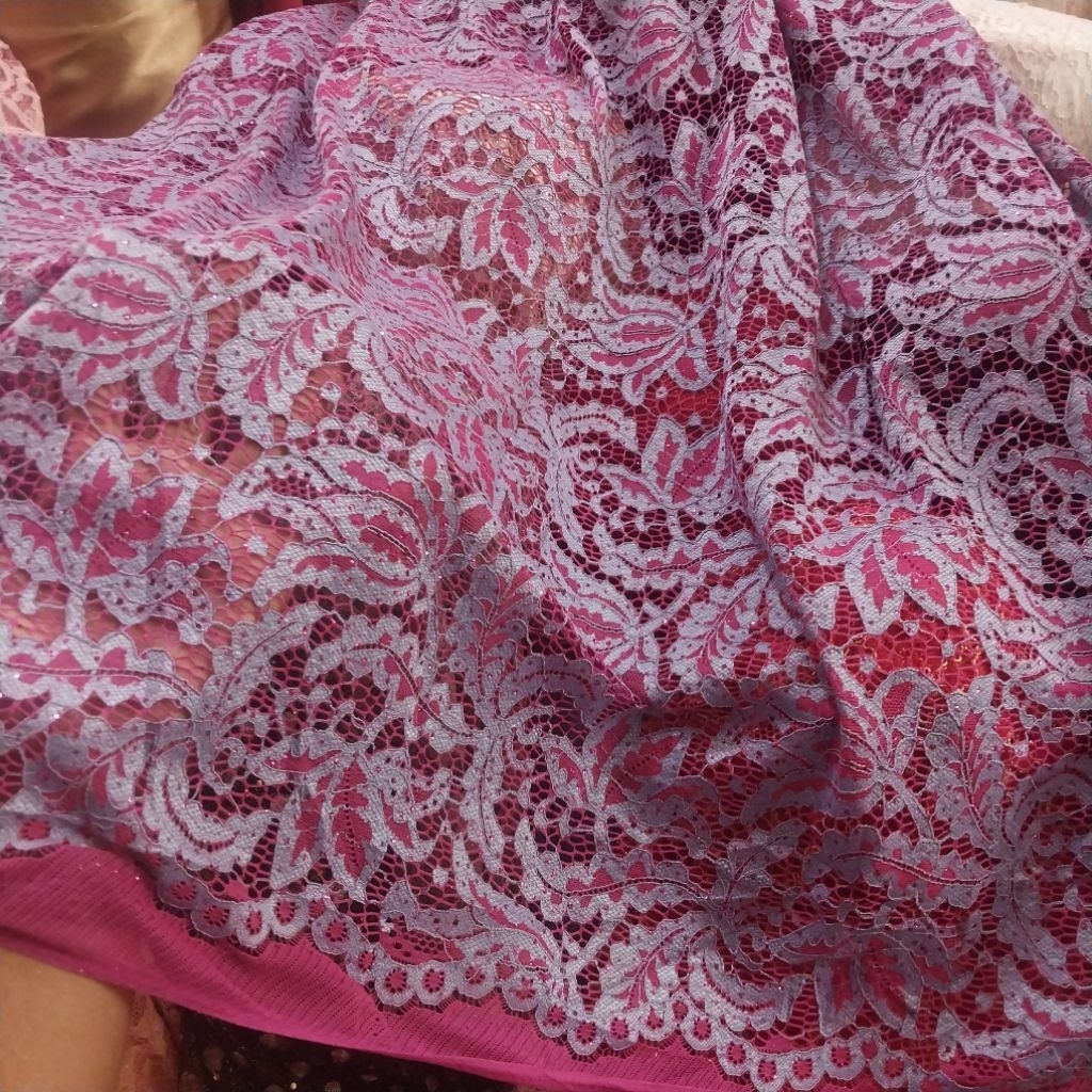 KAIN/BAHAN BRUKAT STRETCH/MELAR/GLITTER/BRUKAT KEBAYA(harga per 0,5 meter)