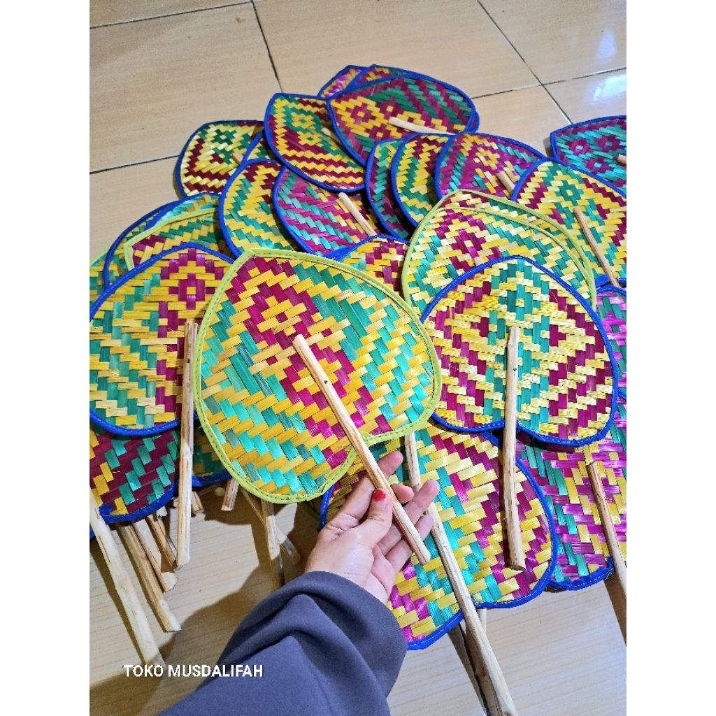 Souvenir kipas bambu - souvenir - kerajinan tangan