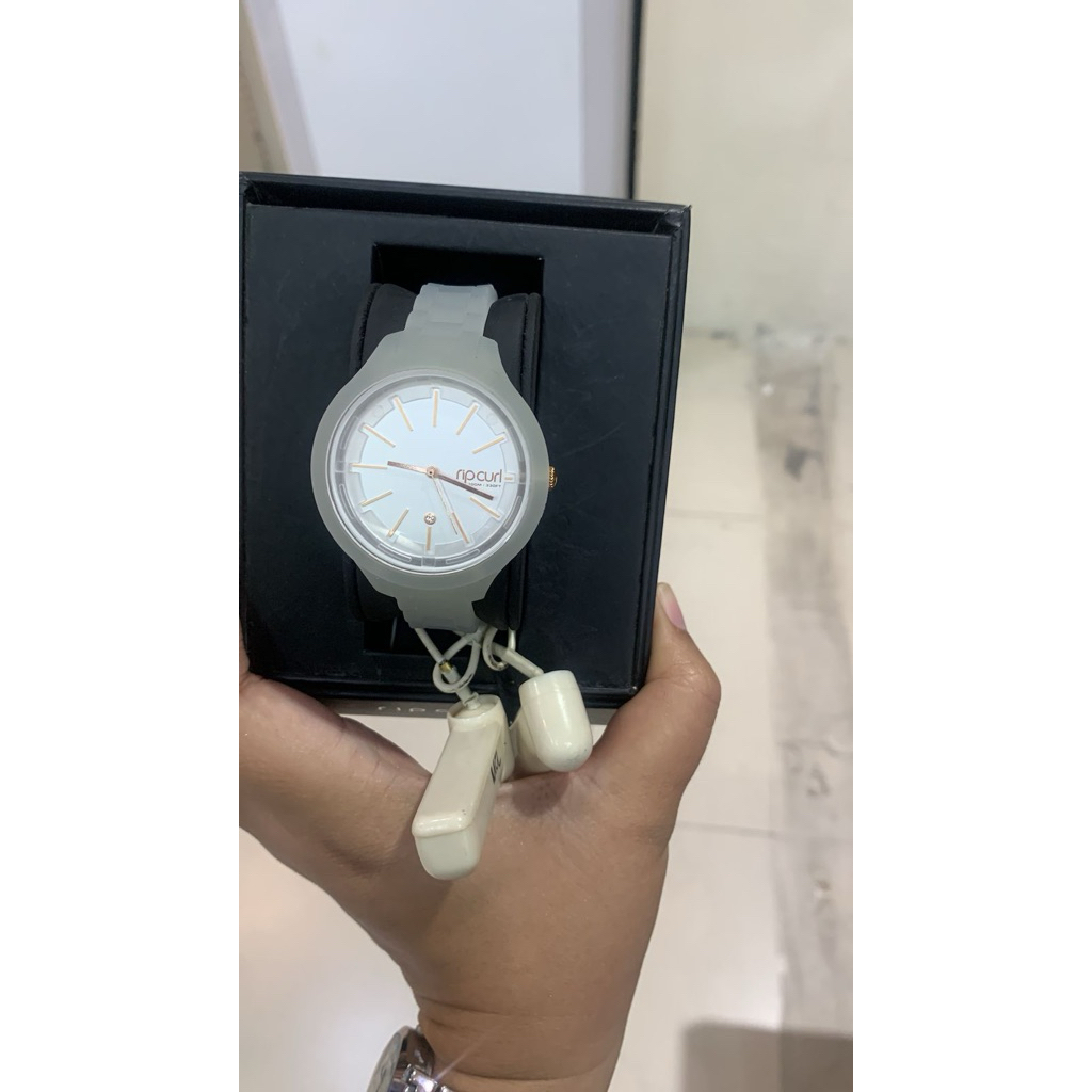 JAM TANGAN WANITA RIPCURL ORIGINAL DISKON