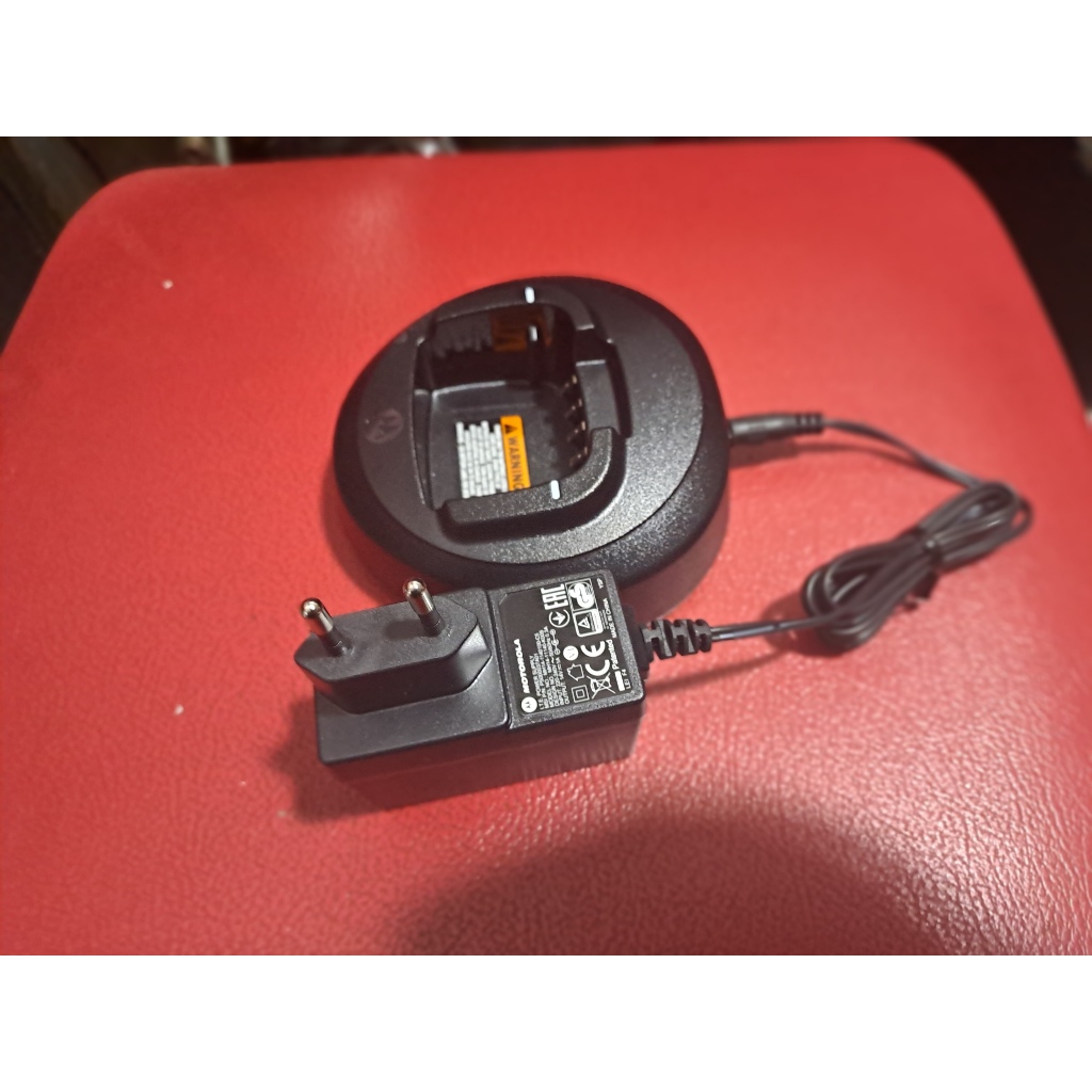 Casan Ht Motorola CP1300 Charger Motorola CP1660 Desktop Motorola CP 1660 Bekas Mulus Normal