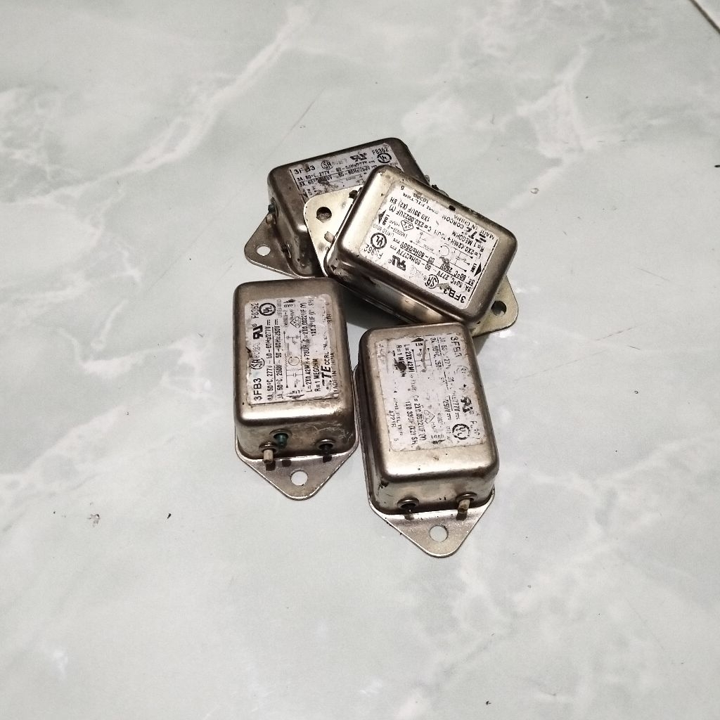 Filter EMI Tanpa Kabel Corcom TE Seri 3FB3