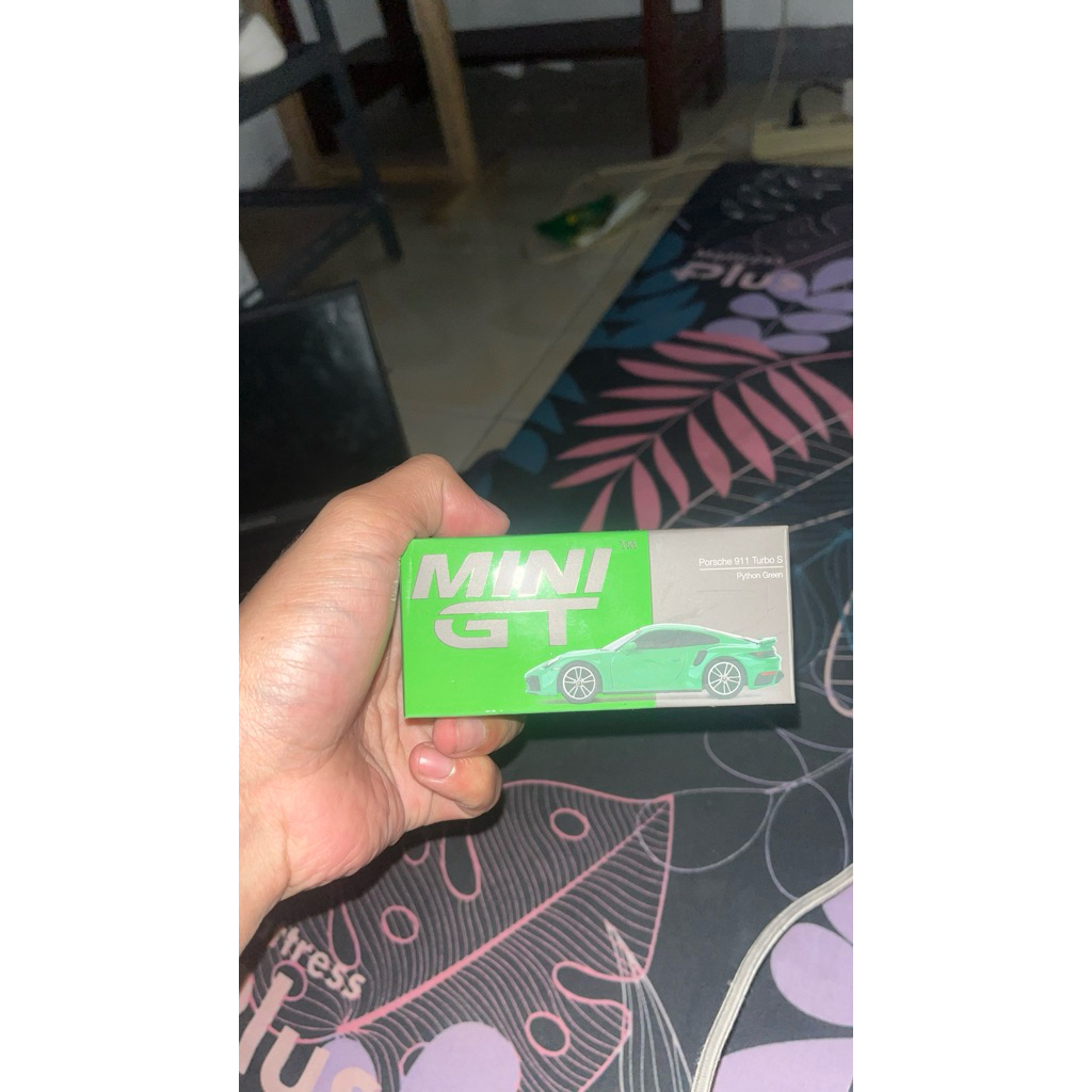 mini gt porsche 911 turbo s green