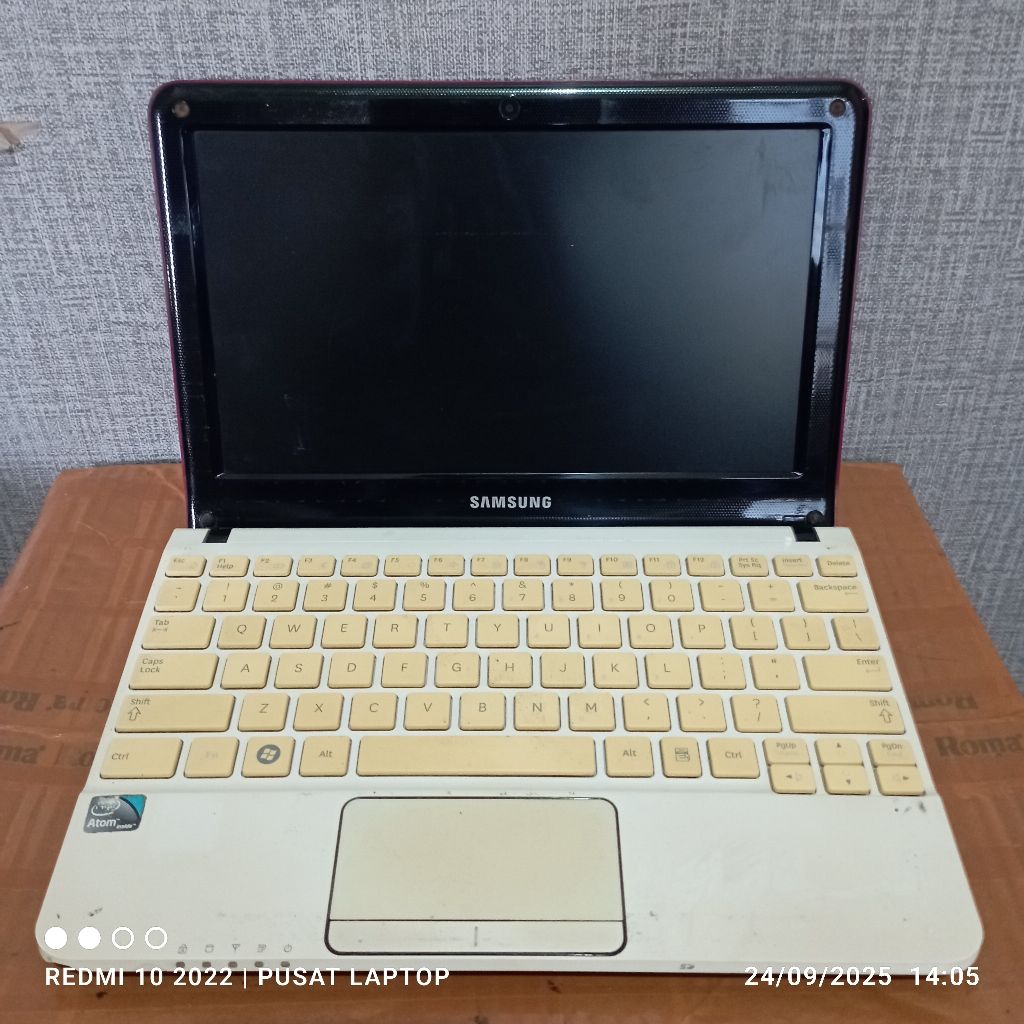 Notebook Samsung NP- NC108 Mesin mati gambling unit Lcd11in Casing mulus gak ada ram,HRD, carger