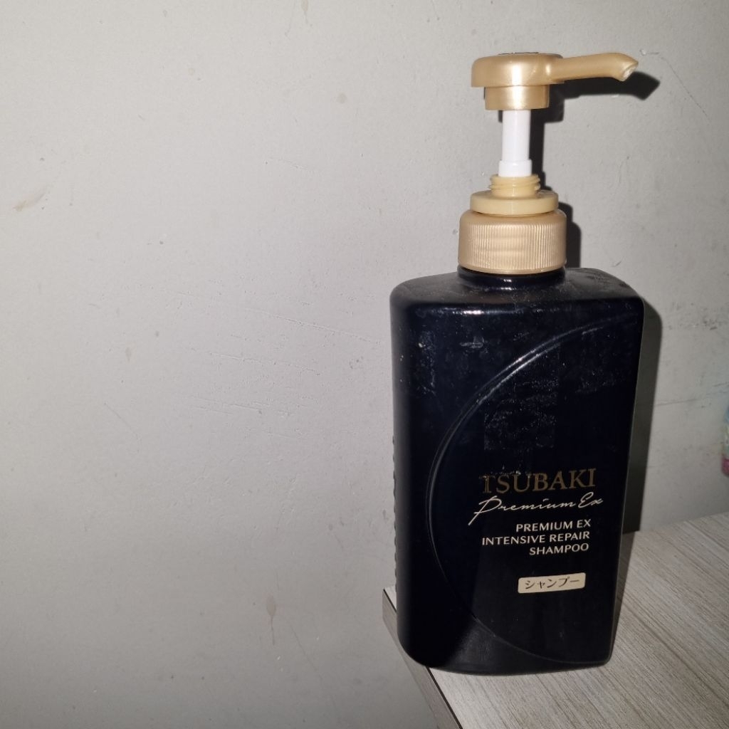 (Preloved) Tsubaki Premium Ex Intensive Repair Shampoo