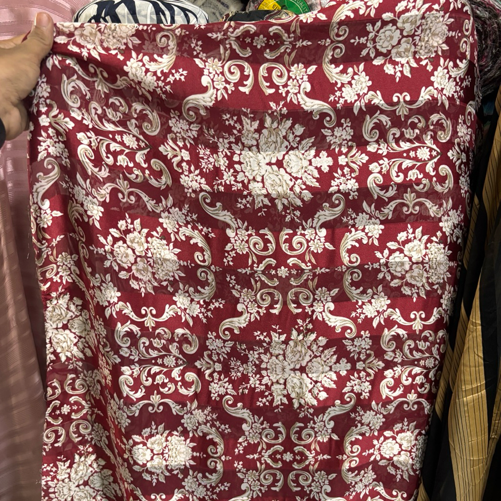 Kain Sifon Silk Motif Bunga Baroque Merah Maroon – Bahan Halus Mewah untuk Dress, Gamis & Kebaya Ele