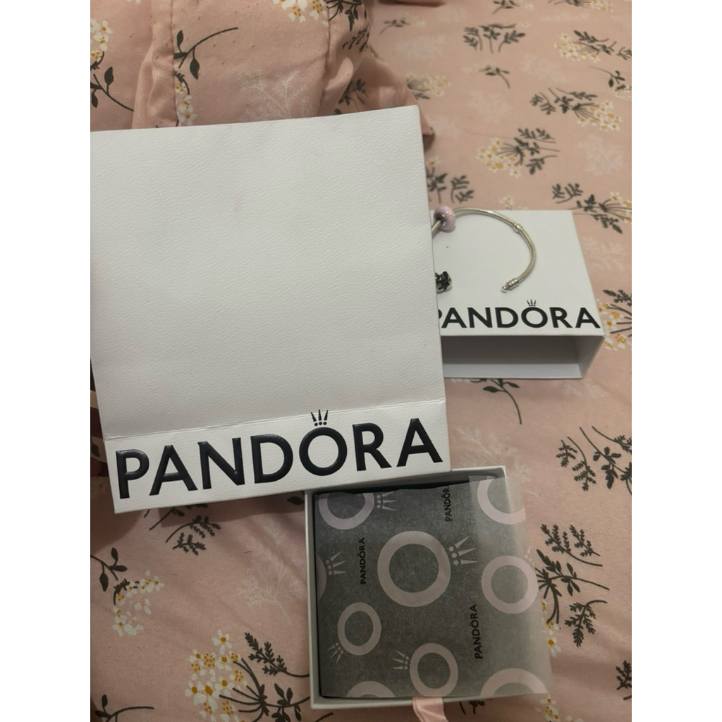 preloved pandora with charm