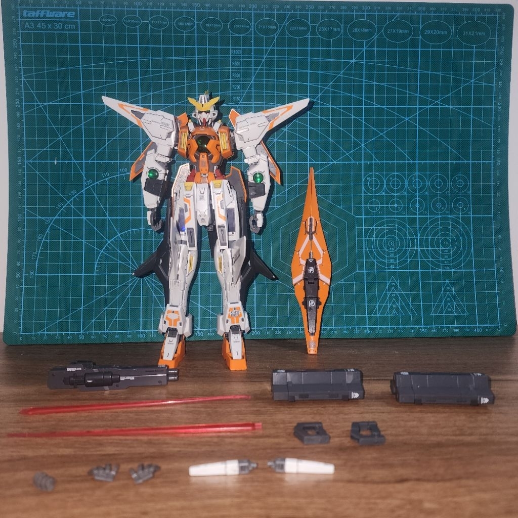 gundam 1/100 mg kyrios gundam bandai second/seken/bekas