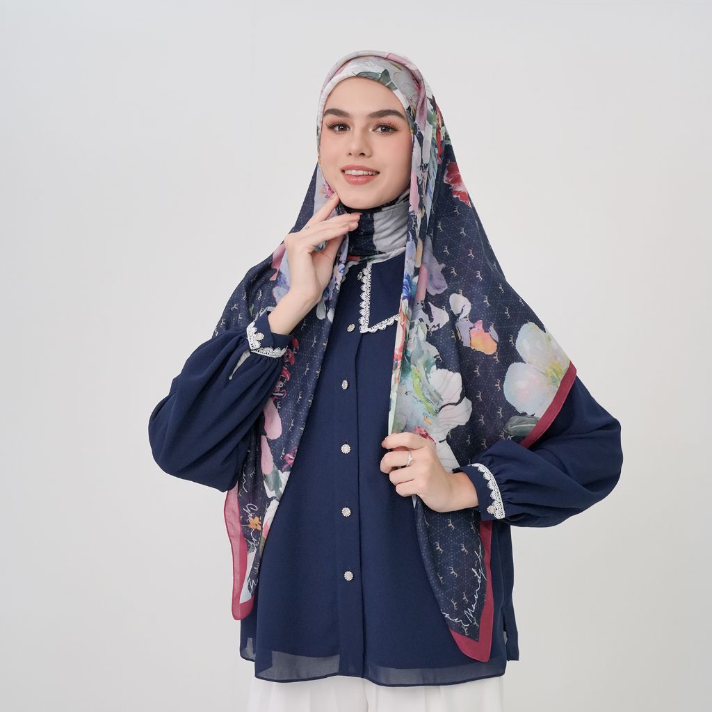 Mandjha jilbab Ivan Gunawan Floraline segi empat