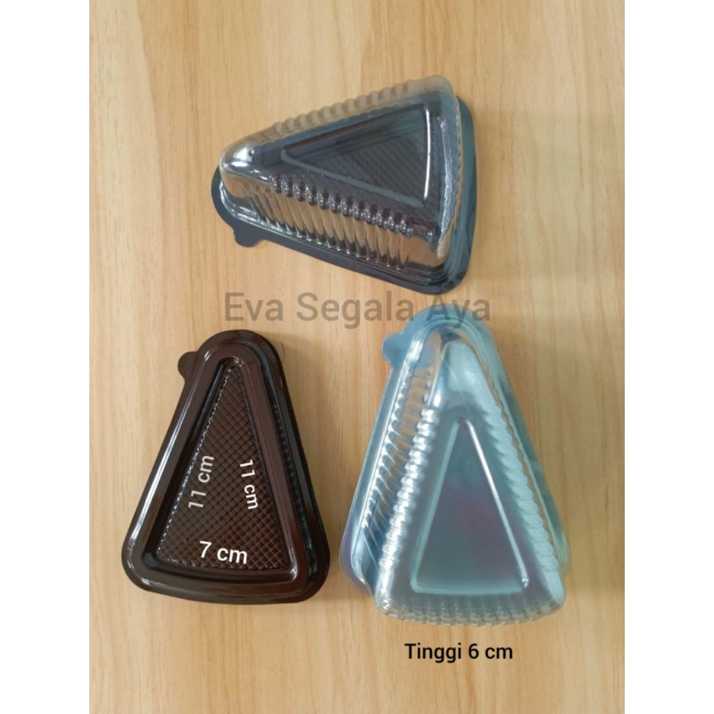 Mika cake potong segitiga.Tray mika segitiga. Mika Mille Crepes isi 10 pcs